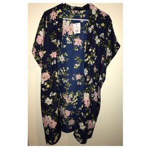 Brand new floral kimono/robe